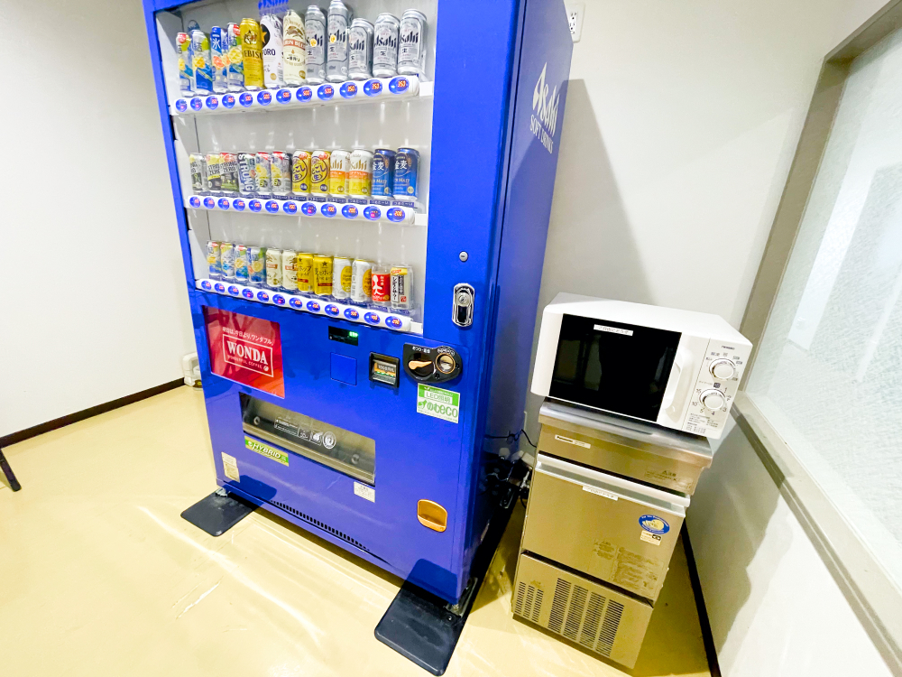 自動販売機と製氷機と電子レンジ
